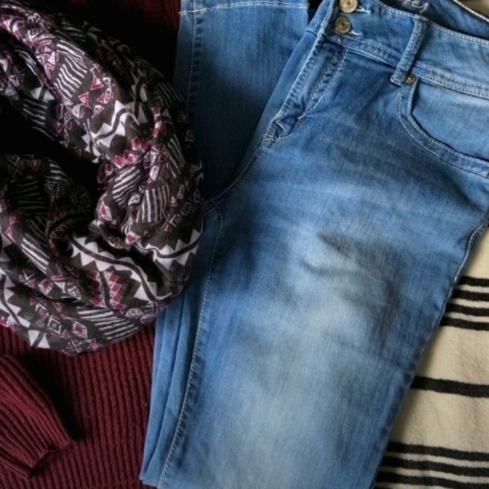 WallFlower Skinny Jeans